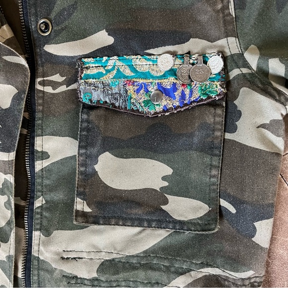 Beautiful Stories Camo Utility Jacket Sz Small Colorful Embroidered Embellished - Picture 5 of 11